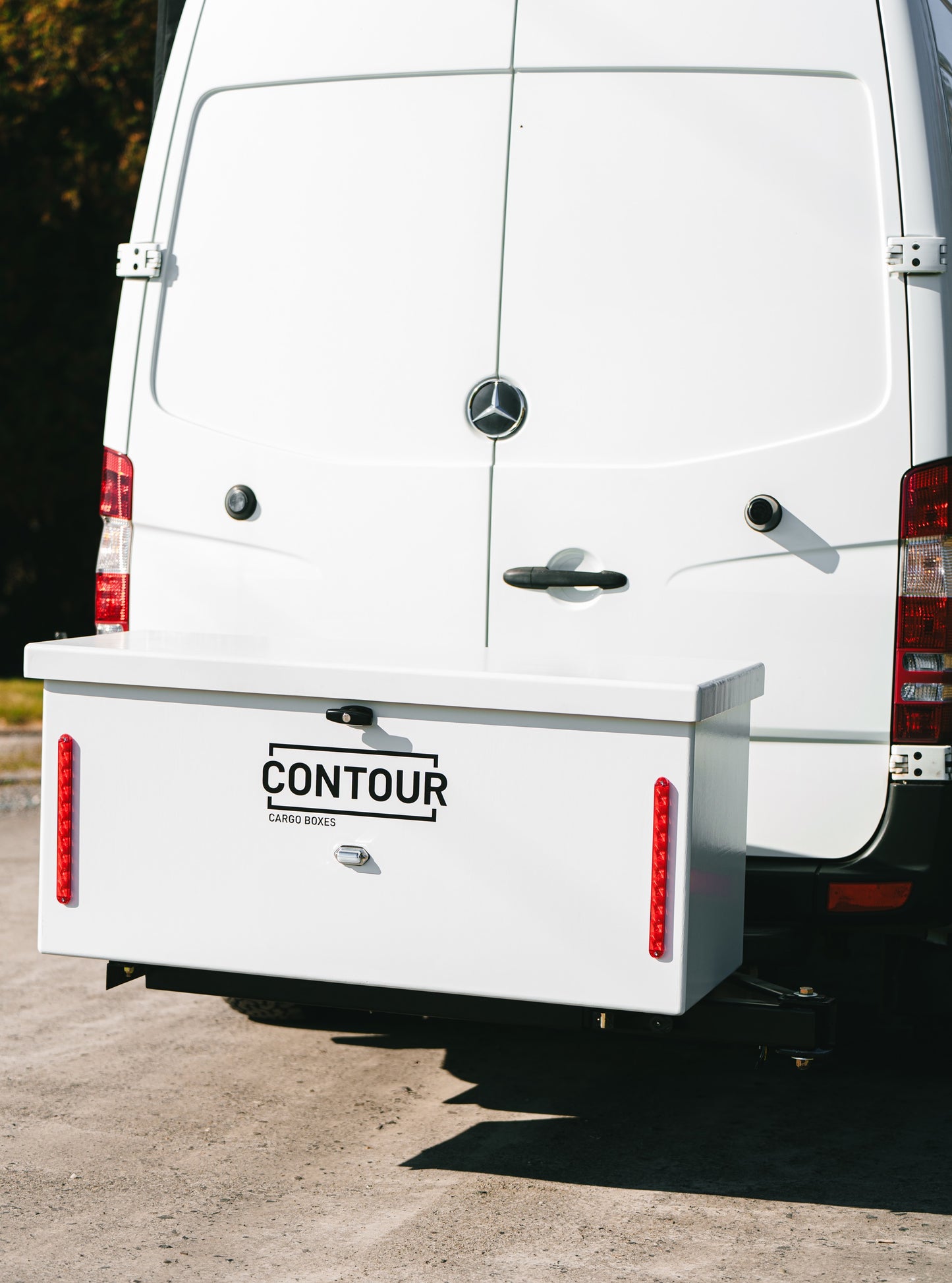 Coffre de transport avec support pivotant