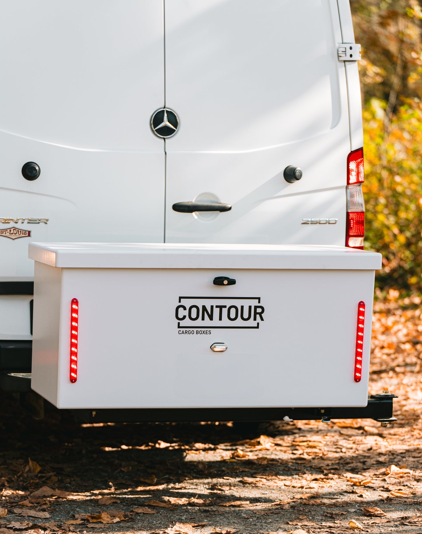 Coffre de transport avec support pivotant