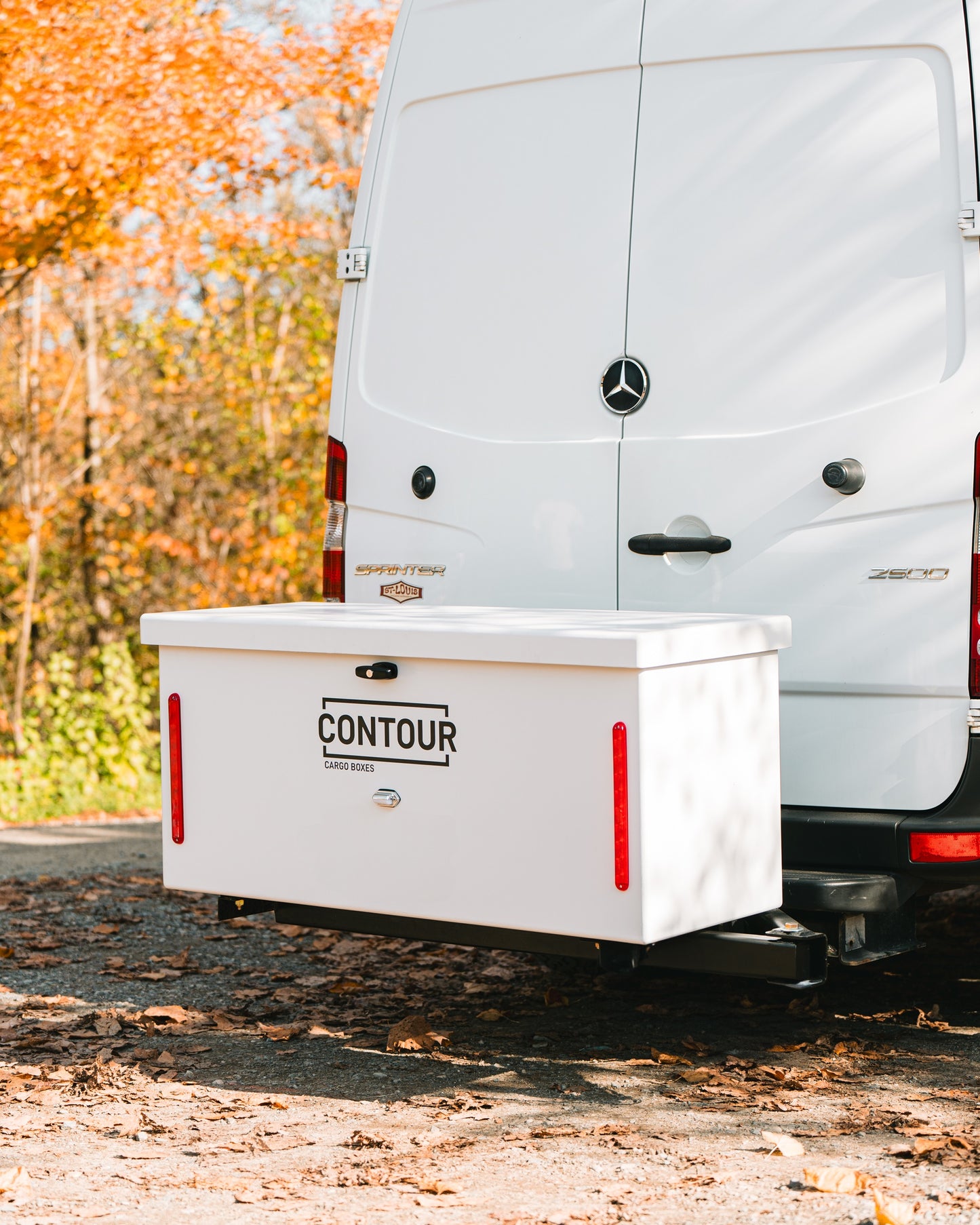 Coffre de transport avec support pivotant