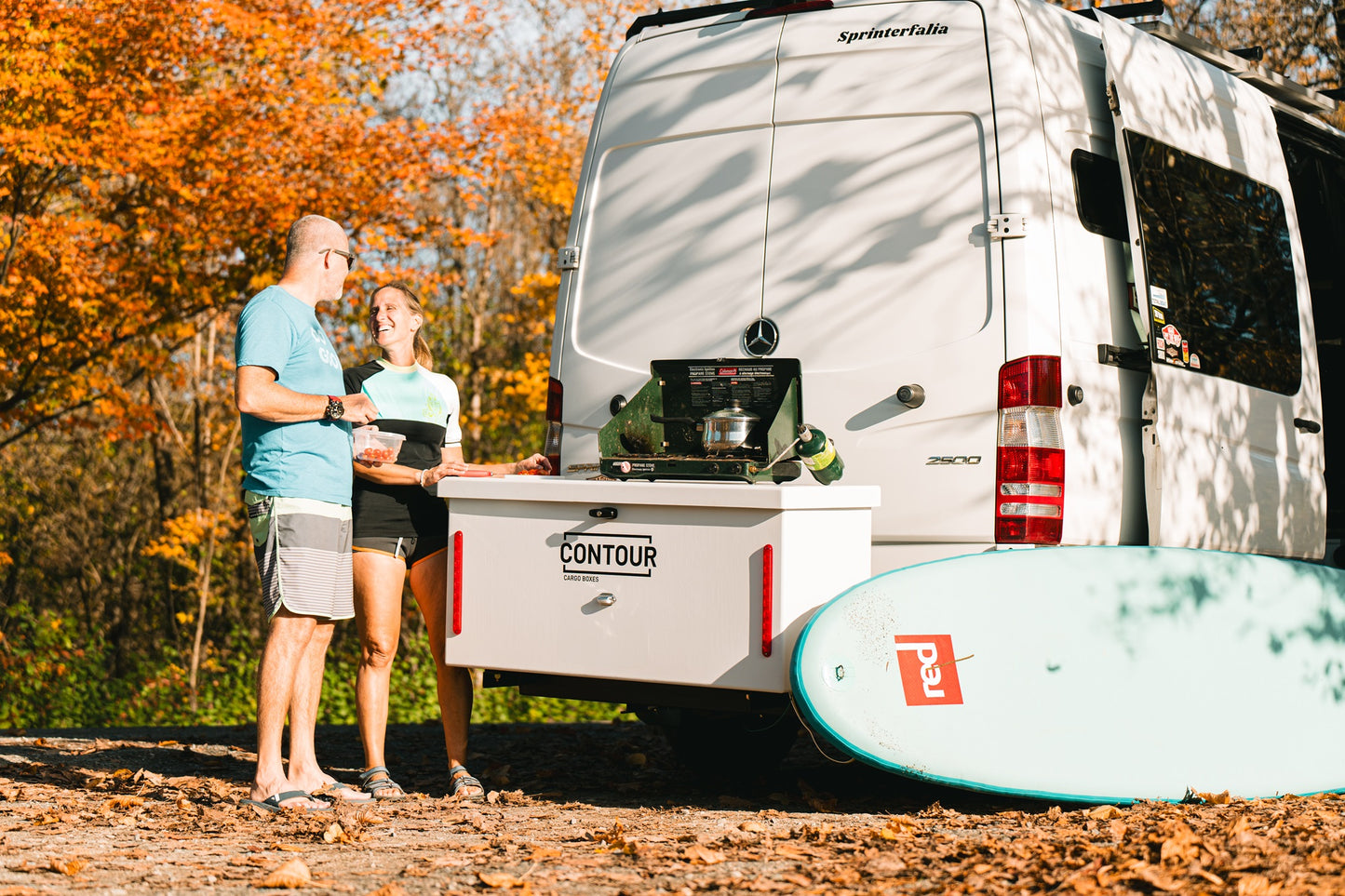 Coffre de transport avec support pivotant