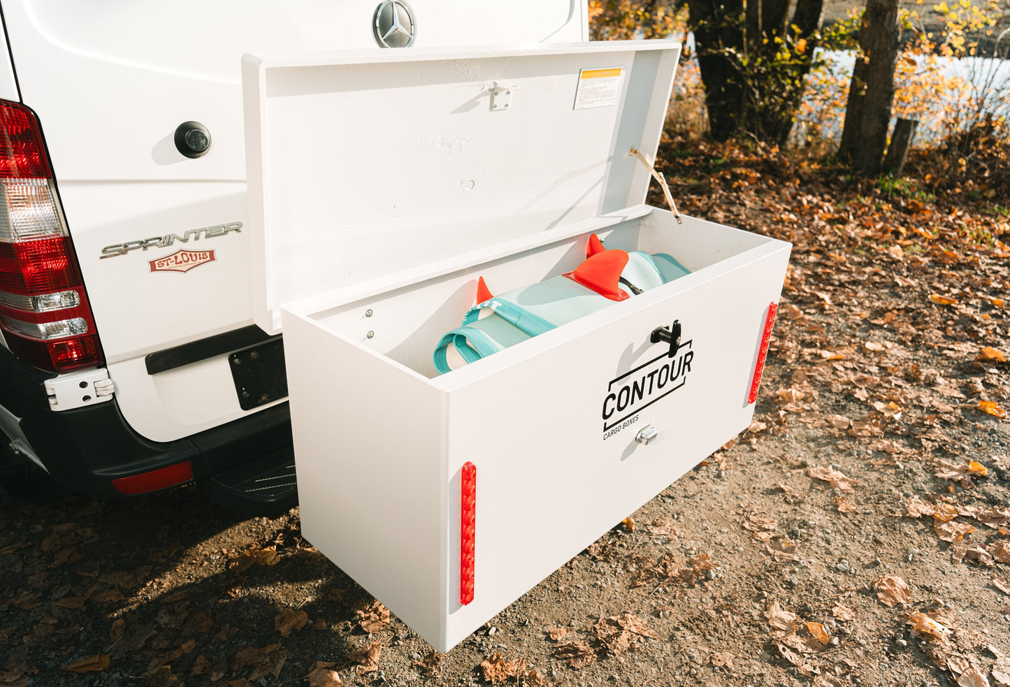 Coffre de transport avec support pivotant