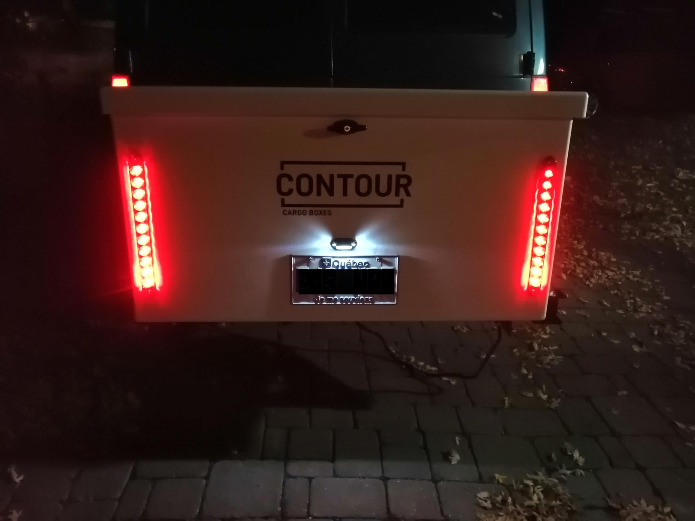 Contour cargo boxes